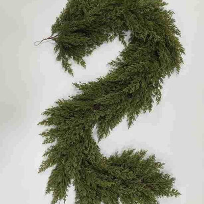 Create A Cozy Christmas Home In Minutes 🎄