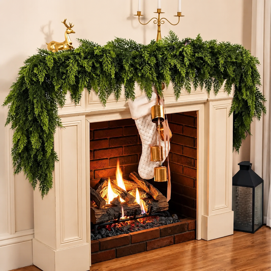 Create A Cozy Christmas Home In Minutes 🎄